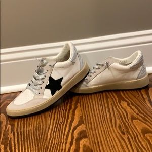 Vintage Havana Size 7.5 Sneakers